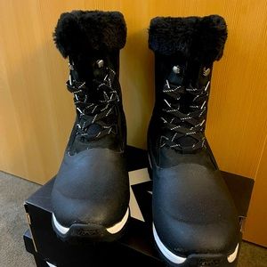 Winter boots size 7